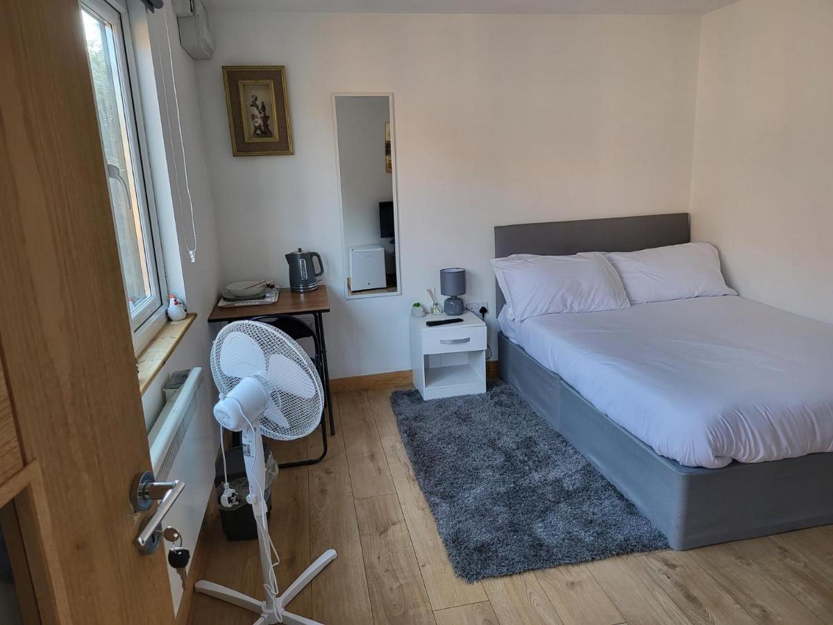 Midway Otel Watford  Dış mekan fotoğraf